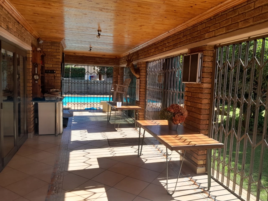 3 Bedroom Property for Sale in Protea Park North West